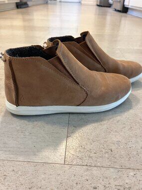 OluKai Leather Ankle Boots Womens 9 Hawai'iloa Manu Hope Casual.